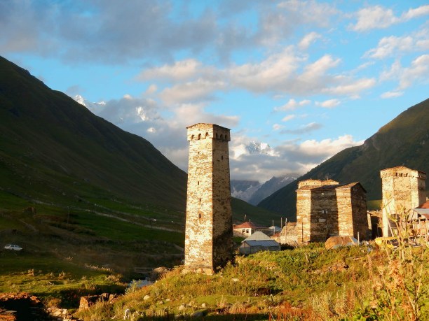 Село Ушгули с характерными сванскими башнями.